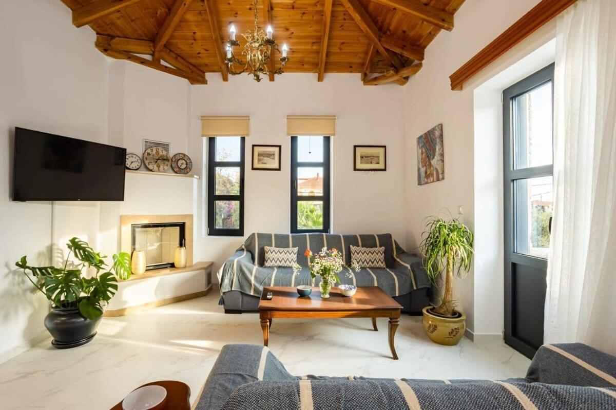 Mani Stone Built Home A Breath Away To The Sea Stoupa Bagian luar foto