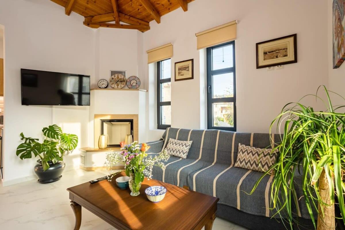 Mani Stone Built Home A Breath Away To The Sea Stoupa Bagian luar foto