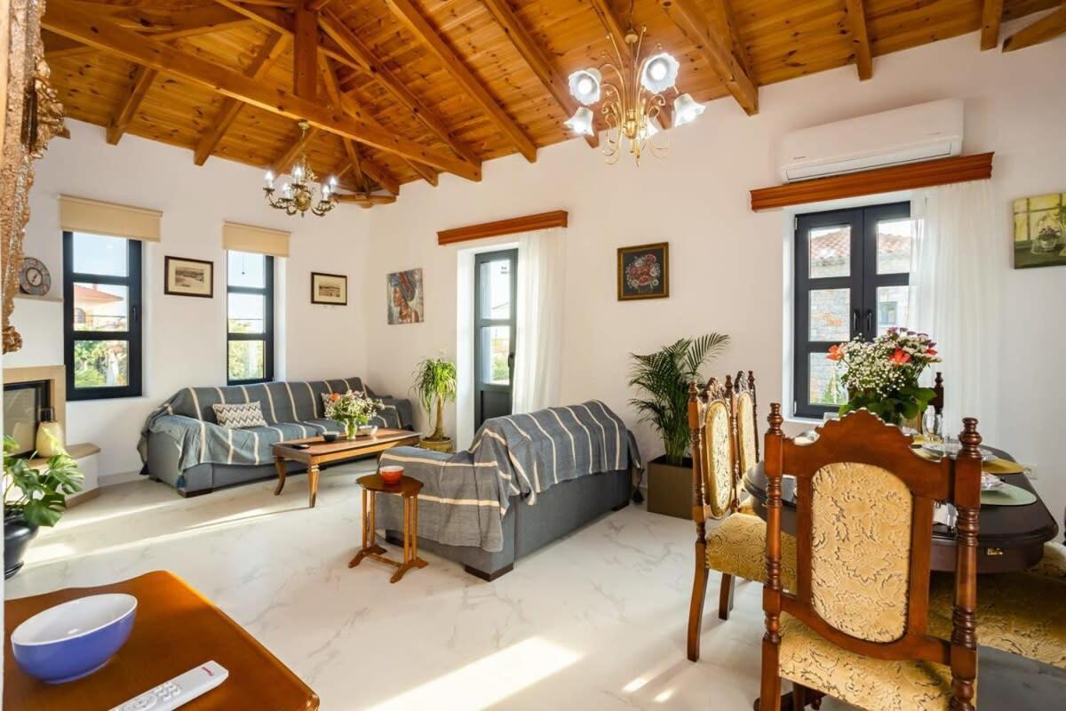 Mani Stone Built Home A Breath Away To The Sea Stoupa Bagian luar foto