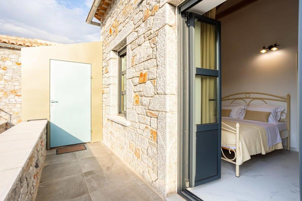 Mani Stone Built Home A Breath Away To The Sea Stoupa Bagian luar foto