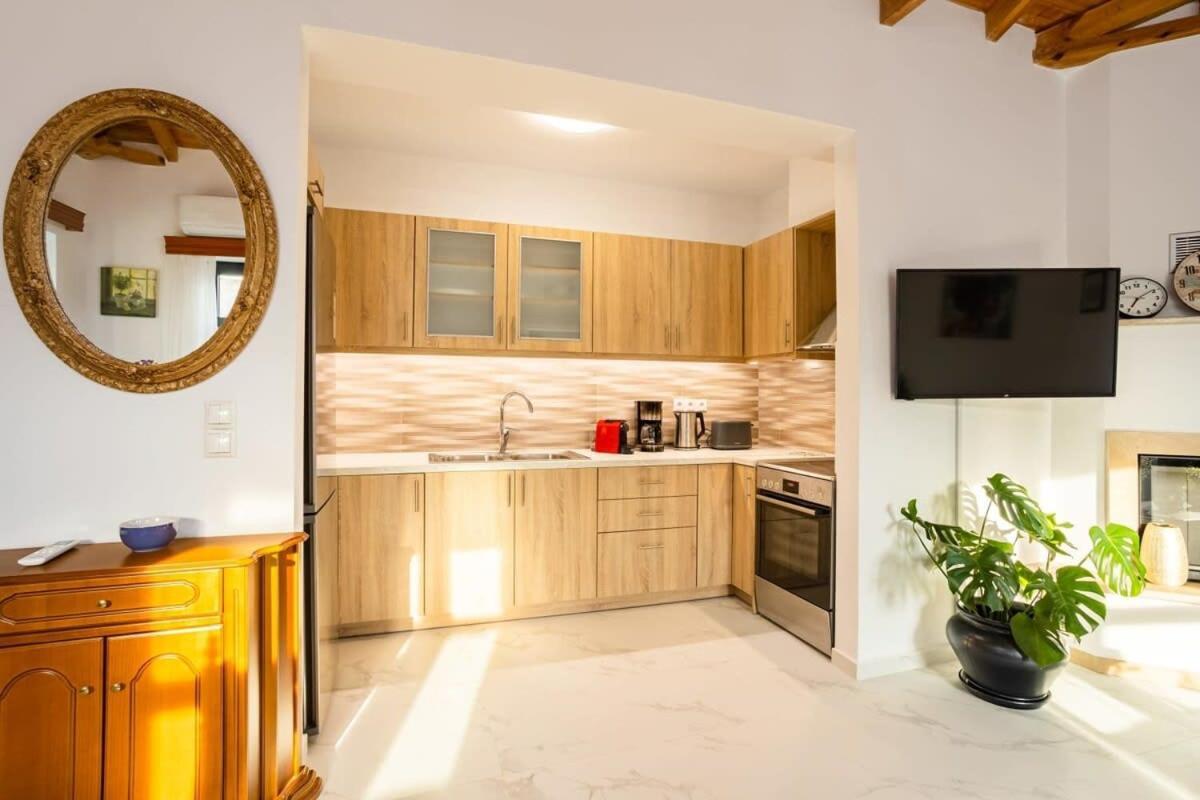 Mani Stone Built Home A Breath Away To The Sea Stoupa Bagian luar foto