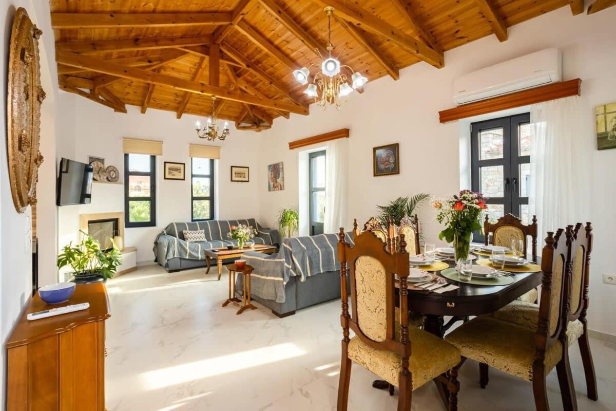 Mani Stone Built Home A Breath Away To The Sea Stoupa Bagian luar foto
