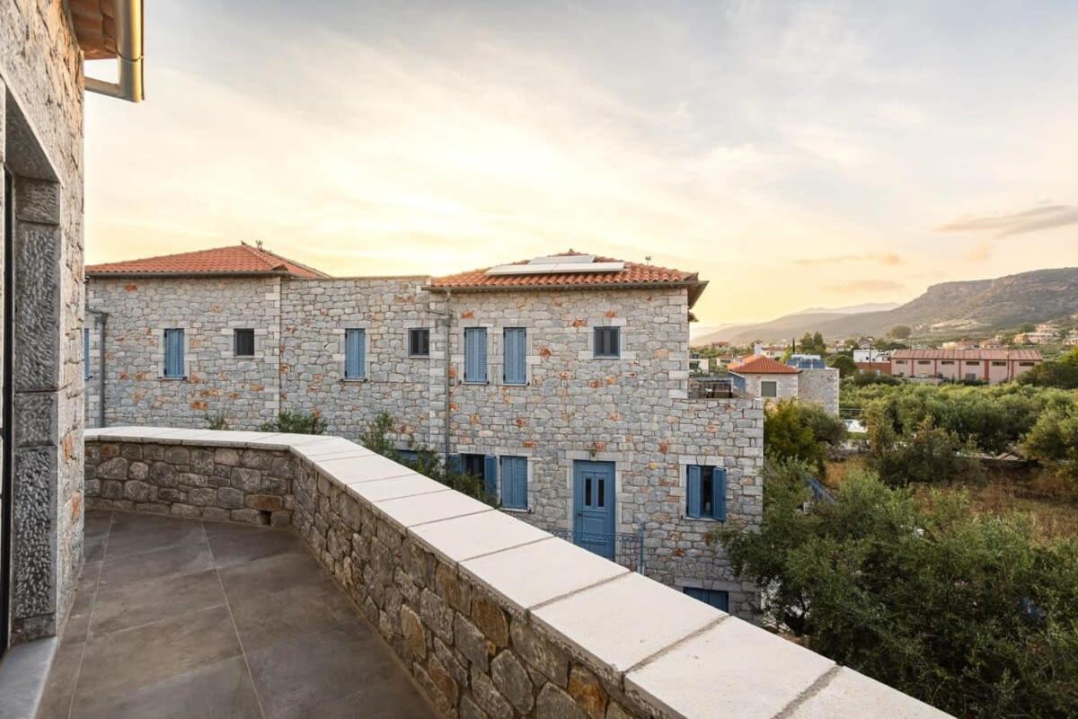 Mani Stone Built Home A Breath Away To The Sea Stoupa Bagian luar foto