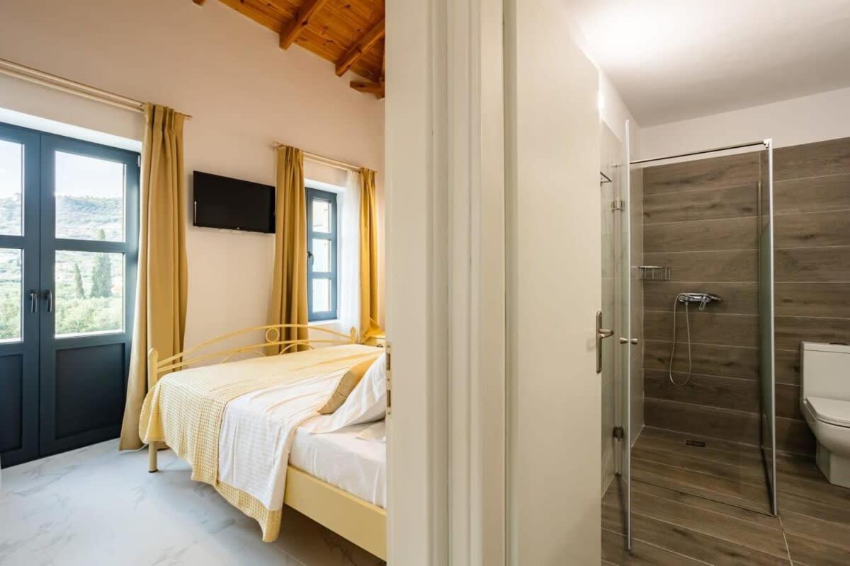 Mani Stone Built Home A Breath Away To The Sea Stoupa Bagian luar foto