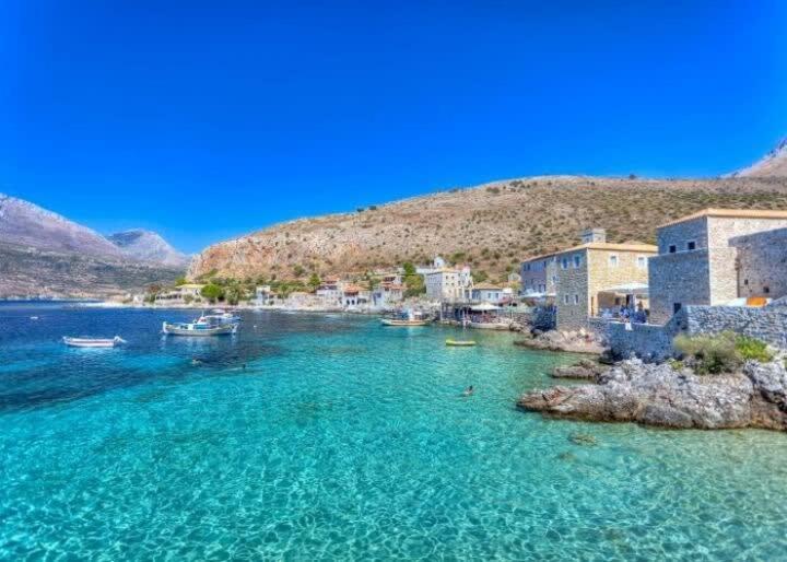 Mani Stone Built Home A Breath Away To The Sea Stoupa Bagian luar foto