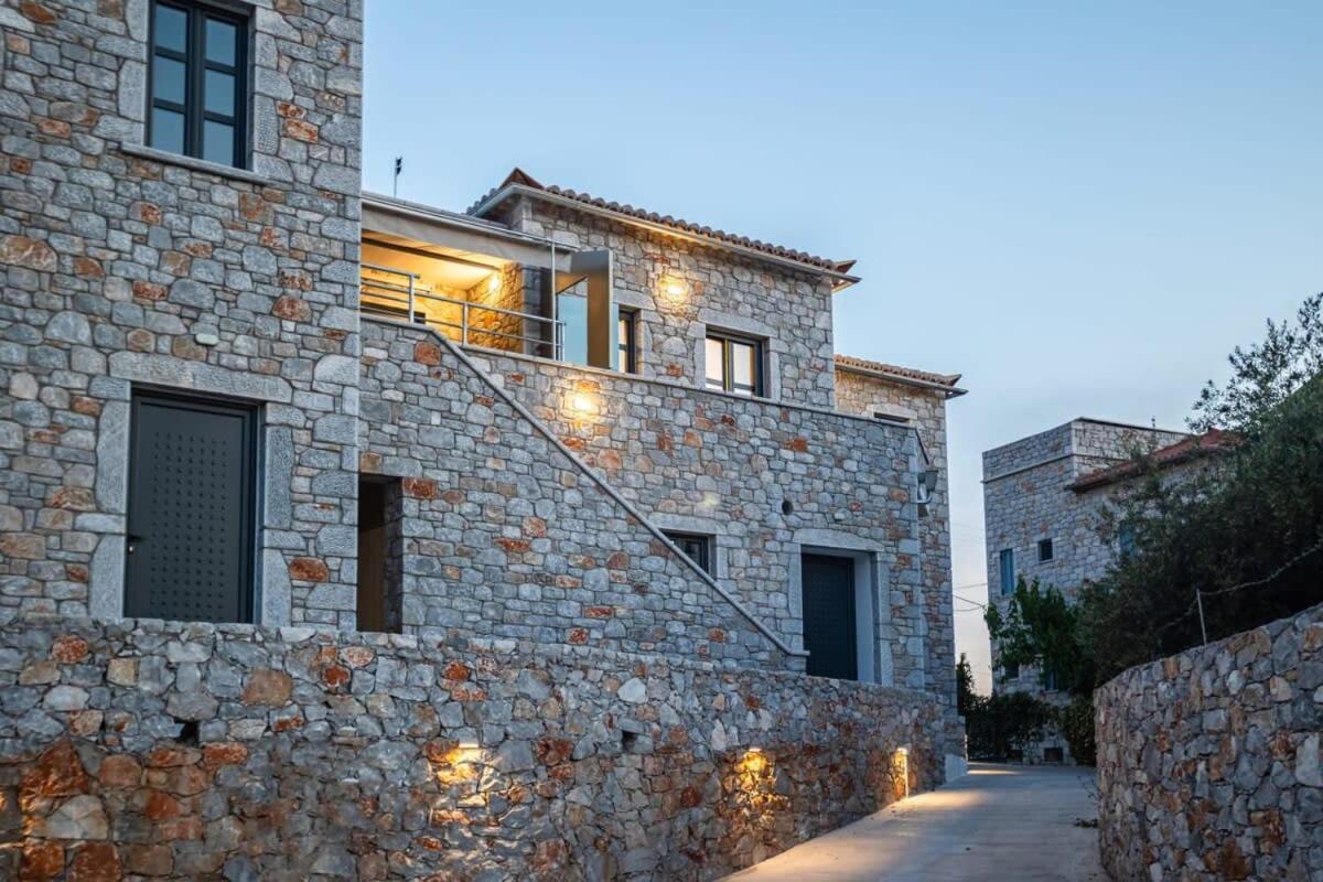 Mani Stone Built Home A Breath Away To The Sea Stoupa Bagian luar foto