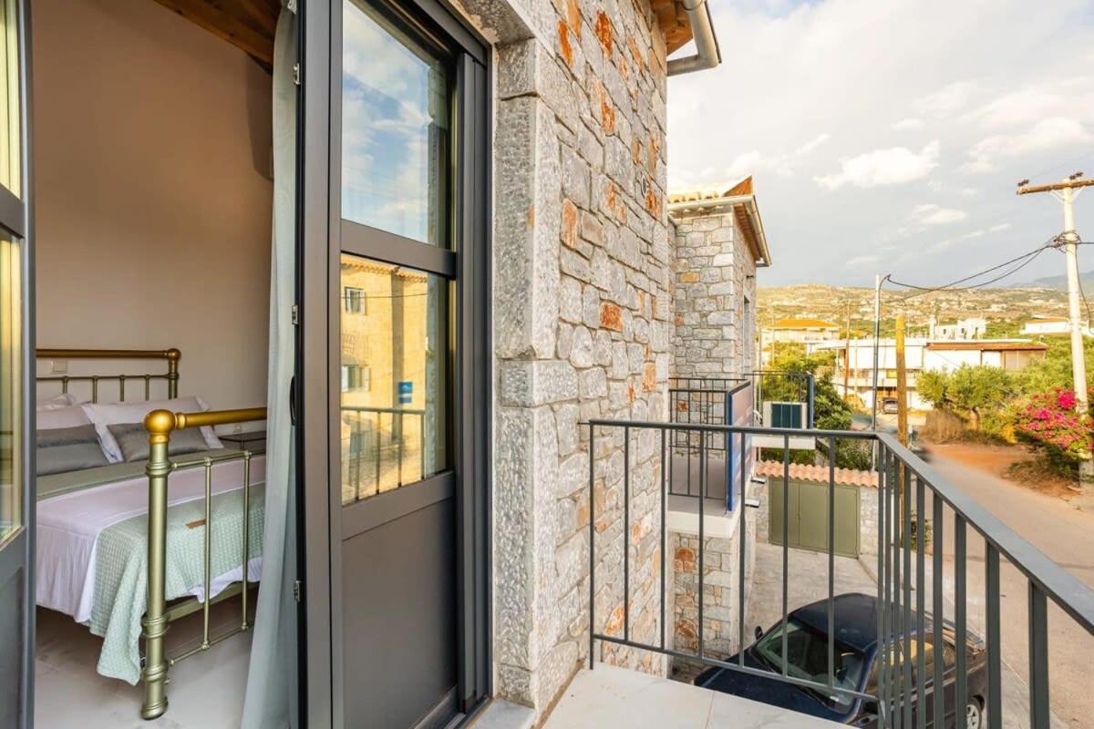 Mani Stone Built Home A Breath Away To The Sea Stoupa Bagian luar foto